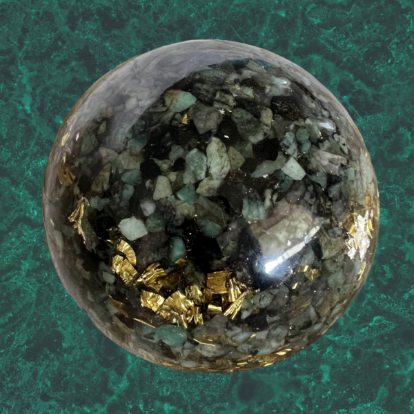 Emerald Essence Dome Orgonite - Image 3